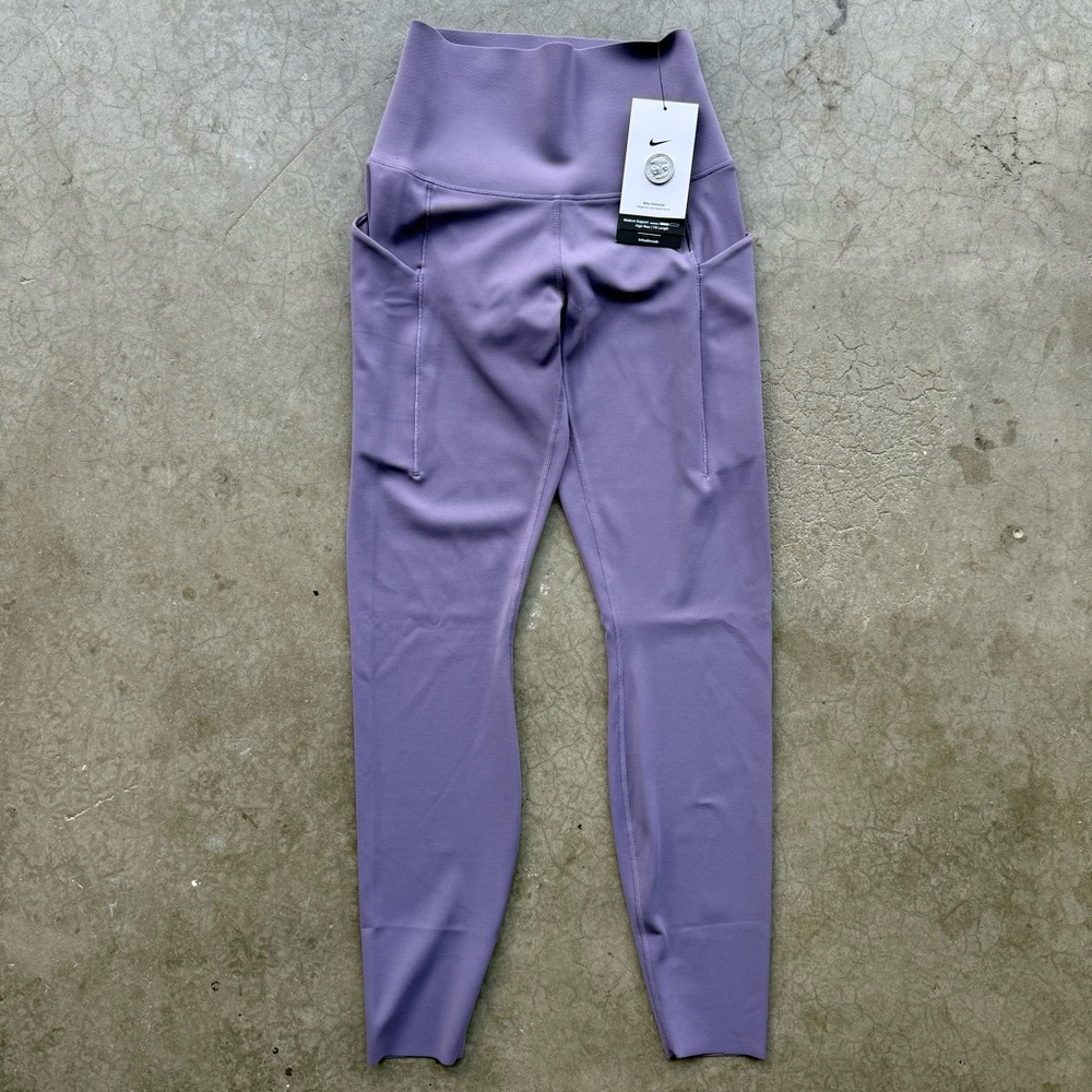 Nike Universa Women’s High Waisted Leggings